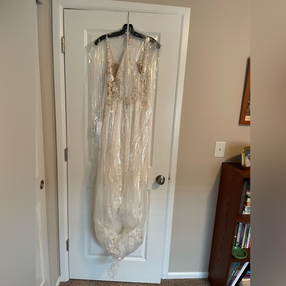 Ivory Willow - Wren Wedding Dress BRAND NEW UNWORN & UNALTERED - Picture 3 of 8